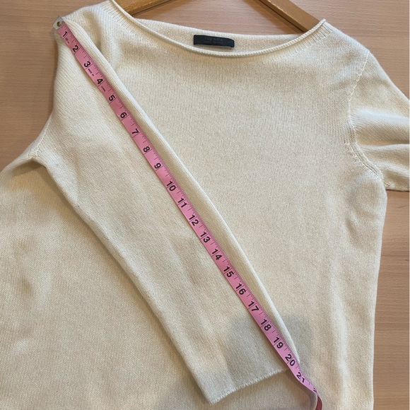The Row Cream colored cashmere sweater - Picture 7 of 8